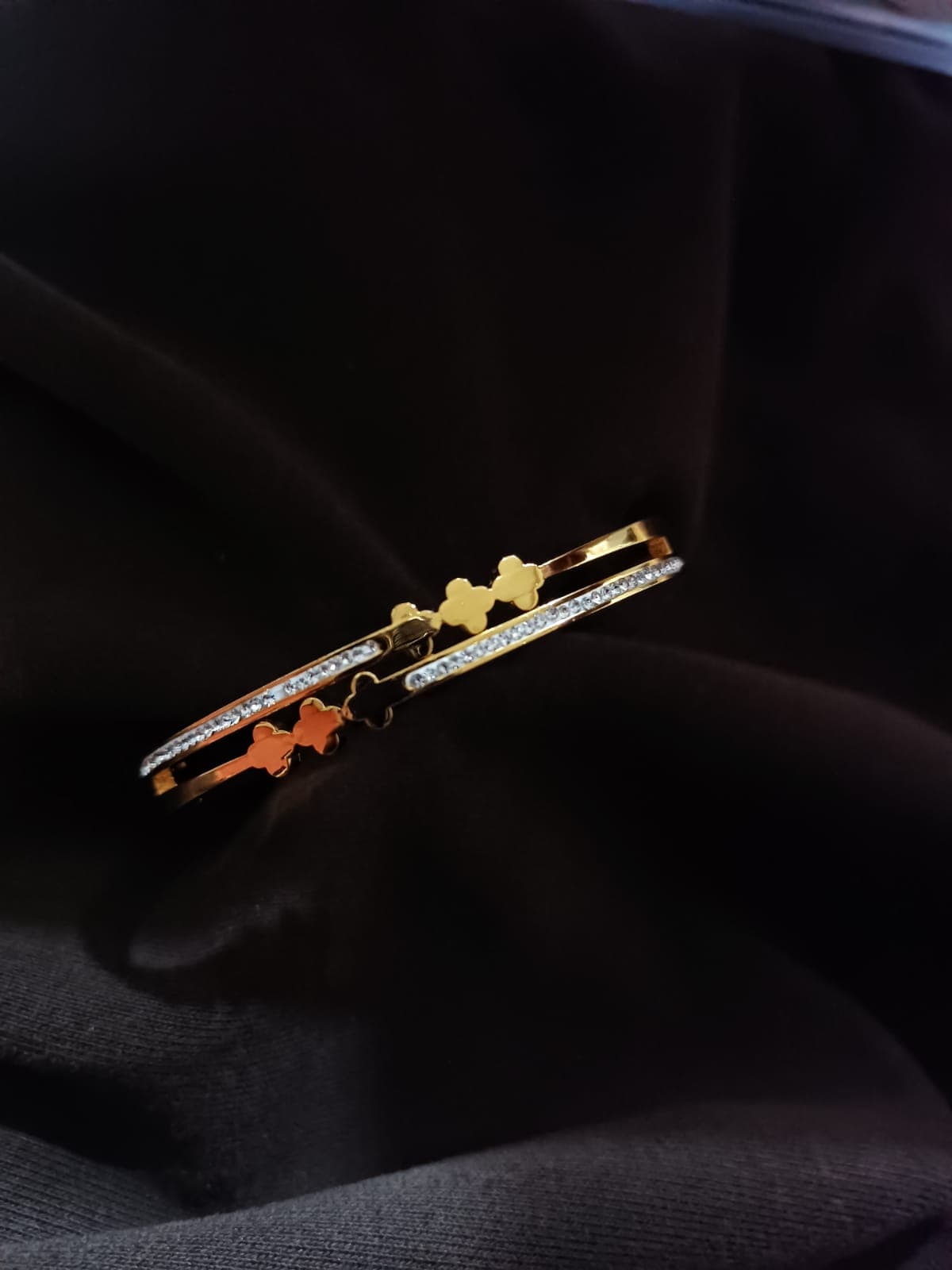 Clover & Pavé Bangle Bracelet
