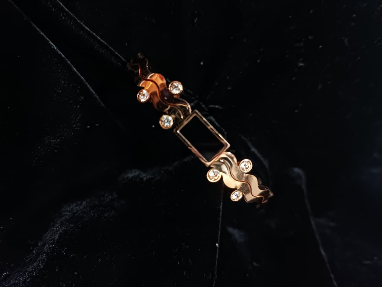 Wave Square Motif Bracelet